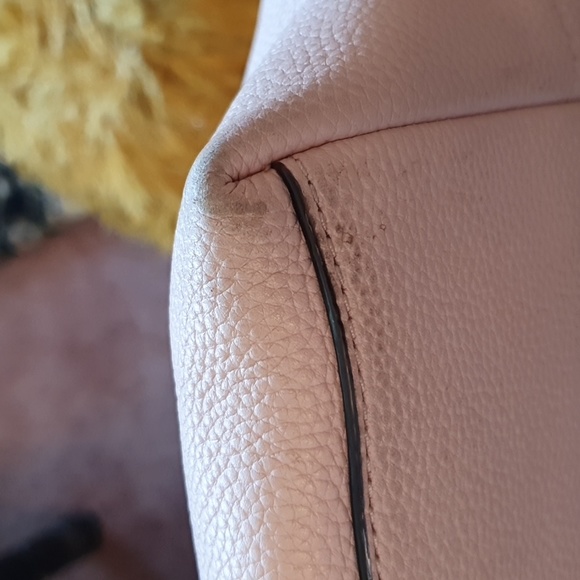 Kate Spade Leather Tote. - Picture 11 of 16